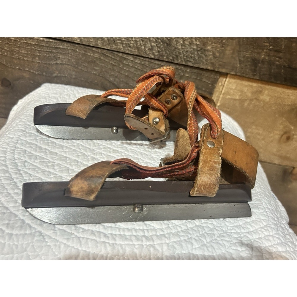 Pair Of 1950'S Mid Century Wooden Dutch‎ Ice Skates Marked 19 VTG